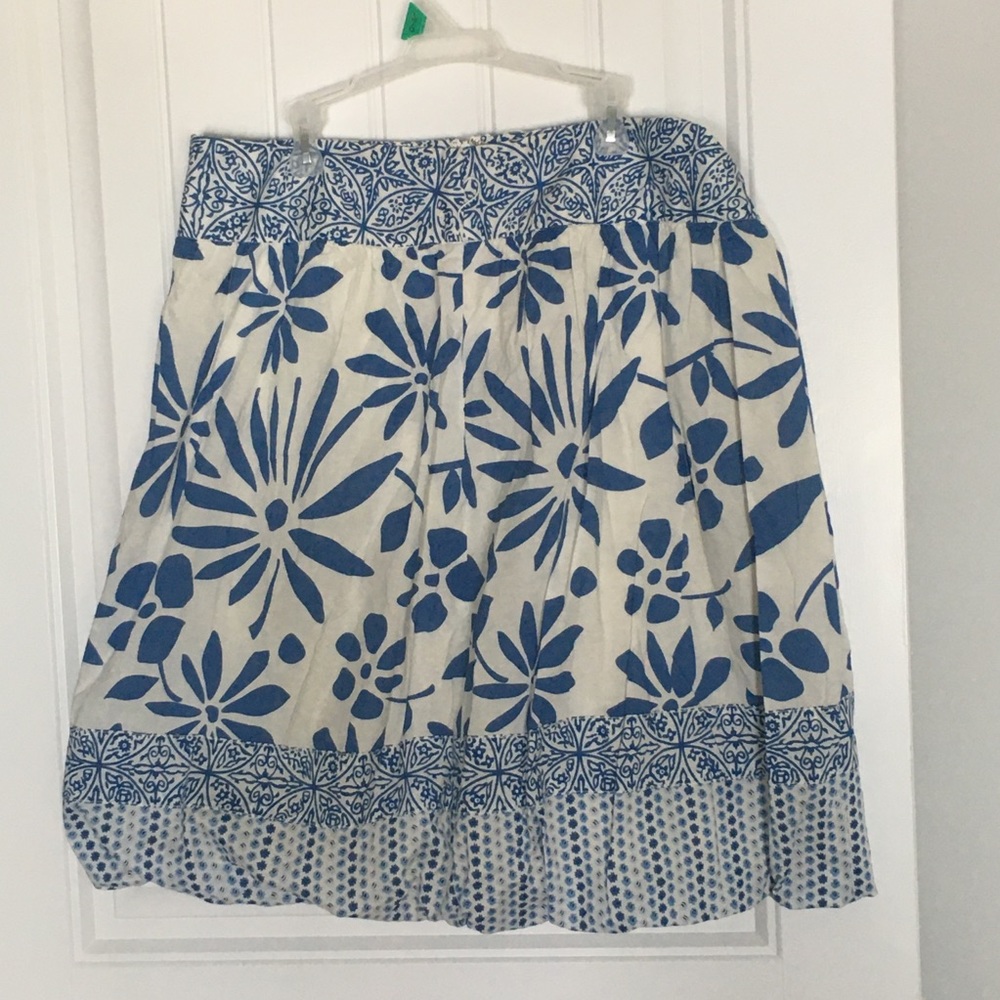 American Eagle blue and white bubble skirt size 12